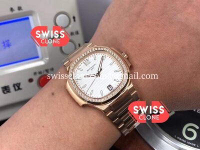 Patek Philippe Nautilus Rose Gold 7118/1200R-001 35MM 1:1 Mirror Swiss Replica Super Clone Watch
