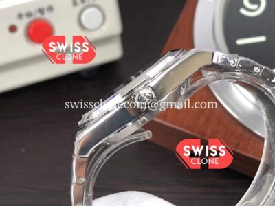 Vacheron Constantin Overseas 1:1 Mirror Swiss Replica in Steel Blue Dial Super Clone Watch