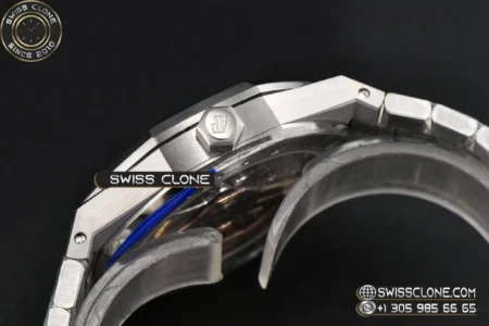 Audemars Piguet Royal Oak 15510 41mm ’50th Anniversary’ Ice Blue Dial High Resolution View