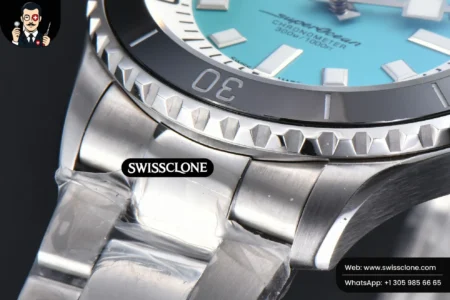 Breitling SuperOcean 44mm TF Tiffany Blue/White Dial High Resolution View