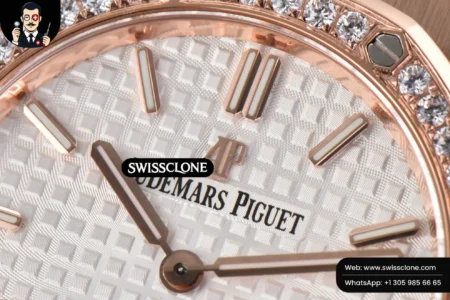 Audemars Piguet Royal Oak Ladies 33mm 8F Diamond White Dial Quartz High Resolution View