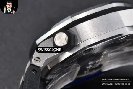 Audemars Piguet Royal Oak Offshore Diver 15703 42mm GF Black Dial Black Rubber High Resolution View