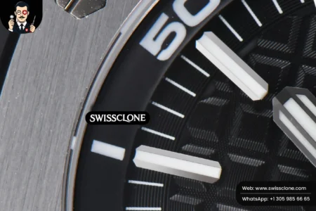 Audemars Piguet Royal Oak Offshore Diver 15703 42mm GF Black Dial Black Rubber High Resolution View