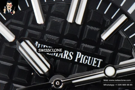 Audemars Piguet Royal Oak Offshore Diver 15703 42mm GF Black Dial Black Rubber High Resolution View
