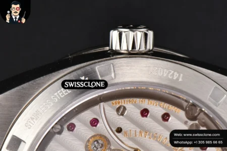 Vacheron Constantin Overseas 4500V 41mm Blue Dial Blue Rubber High Resolution View