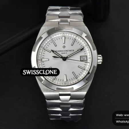 Vacheron Constantin Overseas 4500V 41mm White Dial High Resolution View