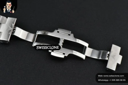 Vacheron Constantin Overseas 4500V 41mm White Dial High Resolution View