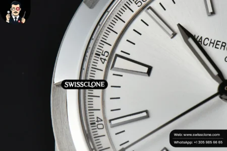 Vacheron Constantin Overseas 4500V 41mm White Dial High Resolution View