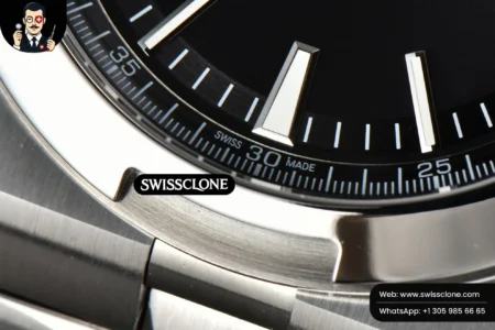 Vacheron Constantin Overseas 4500V 41mm Black Dial High Resolution View
