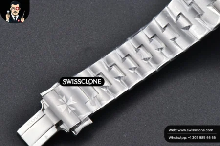 Vacheron Constantin Overseas 47040 42mm Blue Dial High Resolution View