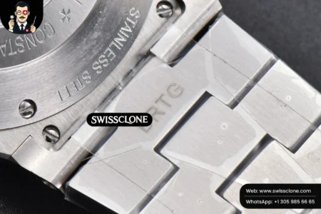 Vacheron Constantin Overseas 47040 42mm Blue Dial High Resolution View