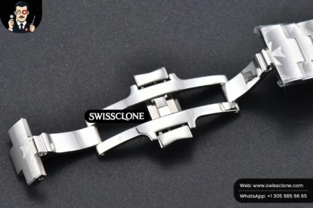 Vacheron Constantin Overseas 47040 42mm Blue Dial High Resolution View