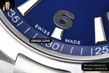 Vacheron Constantin Overseas 47040 42mm Blue Dial High Resolution View
