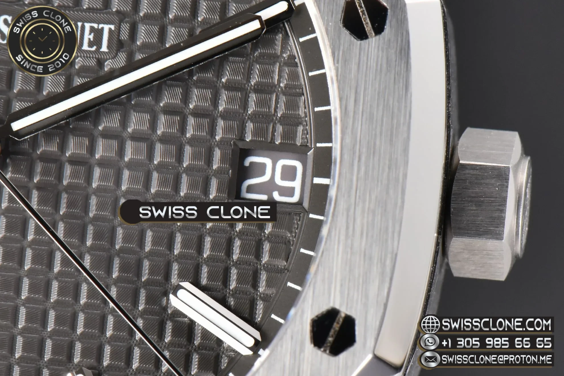 Audemars Piguet Royal Oak 15500 41mm Gray Textured Dial 1:1 Super Clone - On-Wrist Presence View