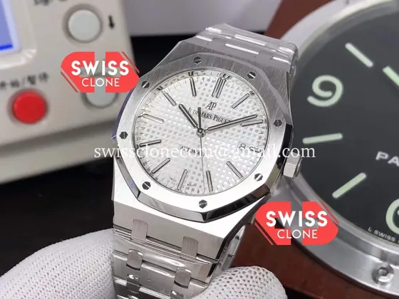 Audemars Piguet Royal Oak 41MM White 904L 1:1 Super Clone - Clasp & Bracelet Finishing