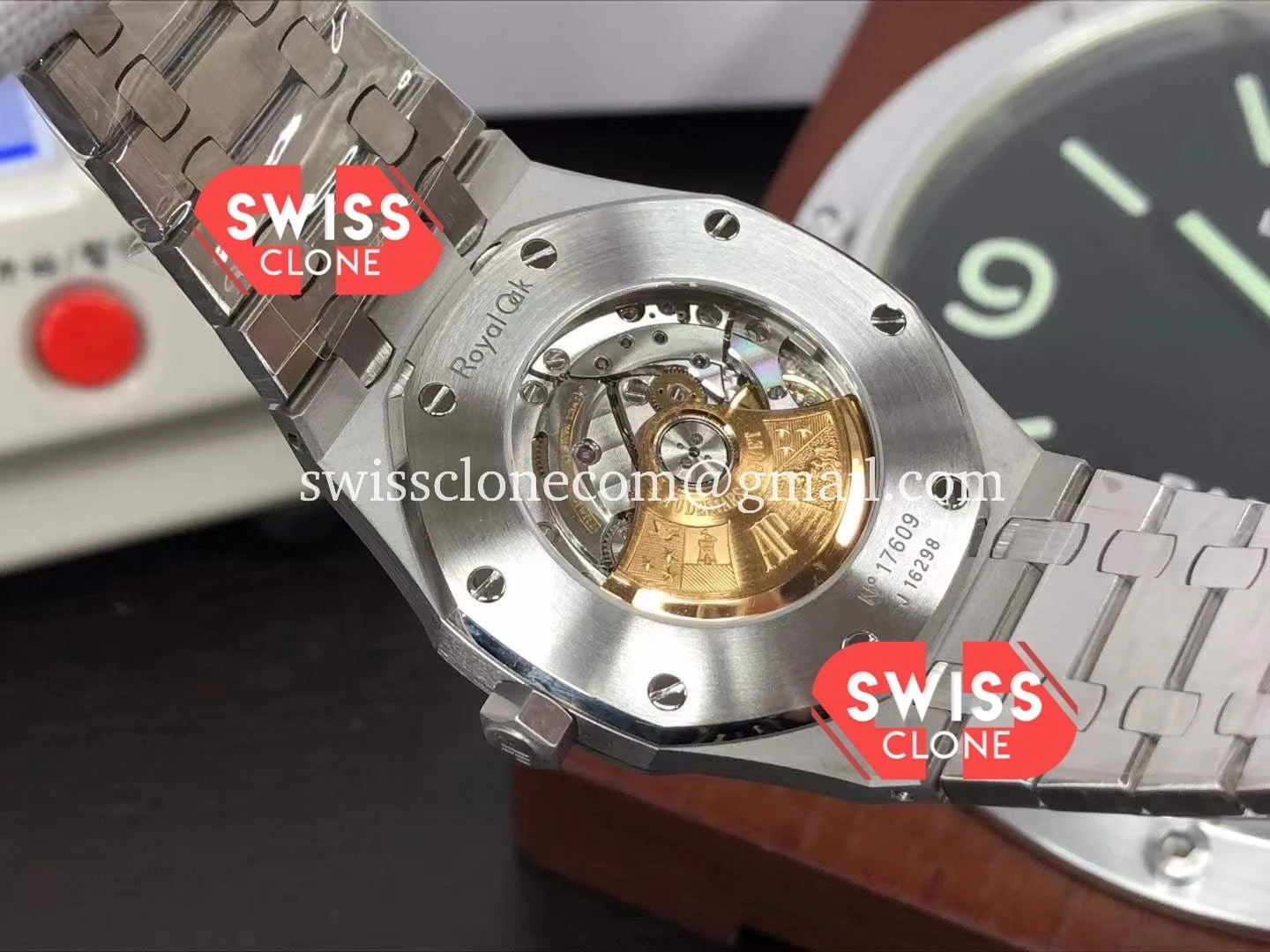 Audemars Piguet Royal Oak 41MM White 904L 1:1 Super Clone - On-Wrist Presence View