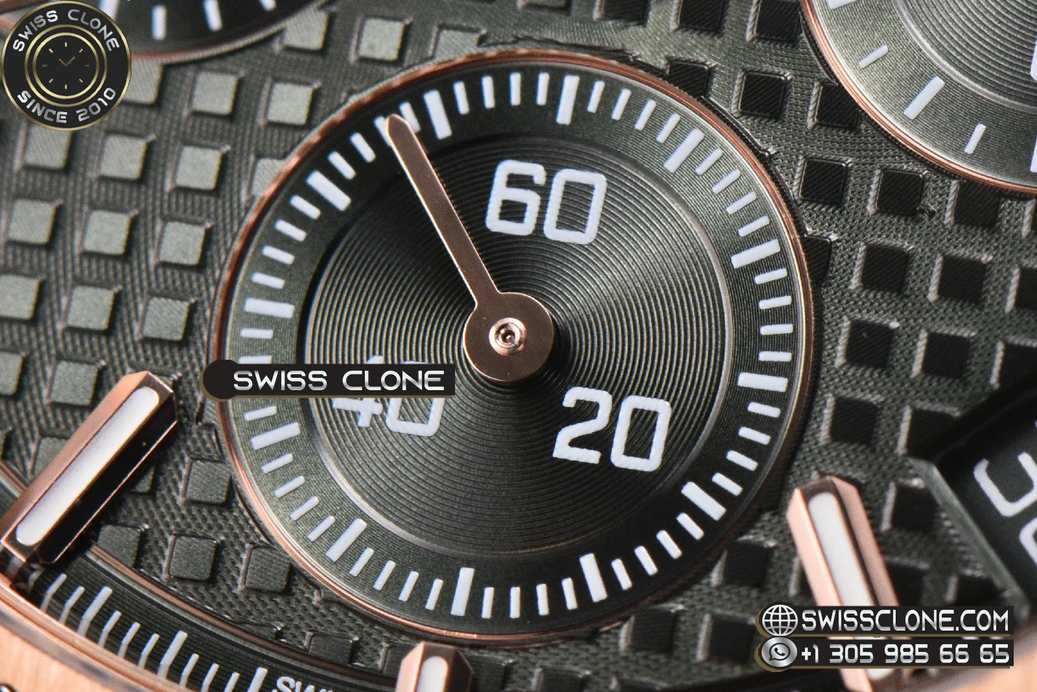 Audemars Piguet Royal Oak Chronograph 26240 41mm Green Checkered Dial Green Subdial Black Rubber SH4401 1:1 Super Clone - On-Wrist Presence View