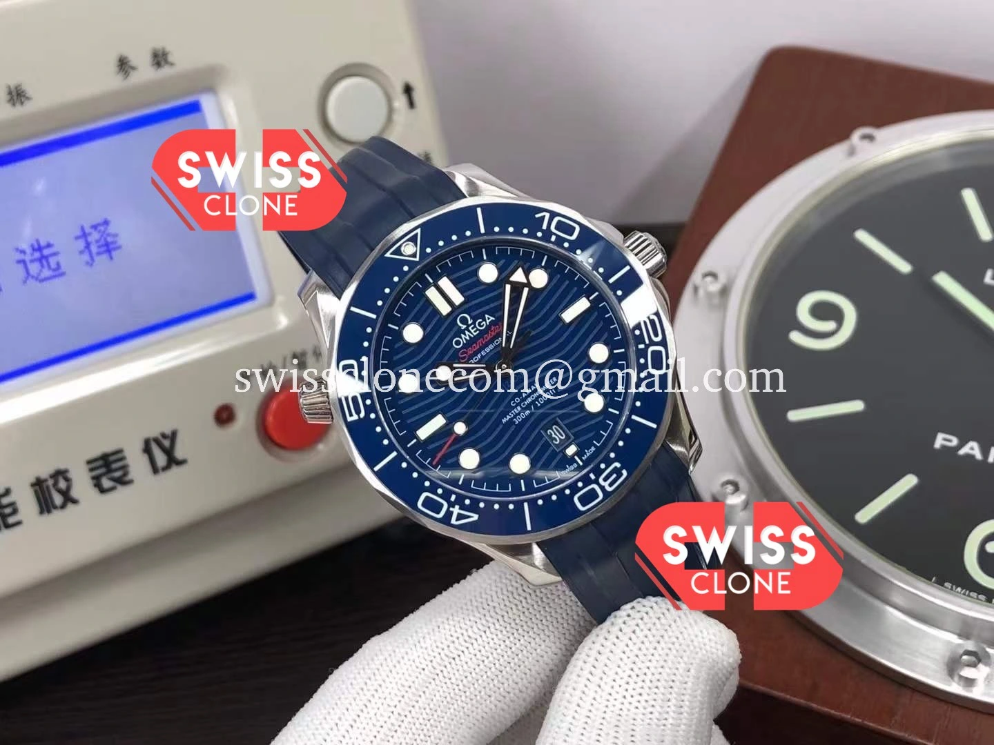 Omega Seamaster 300M Master Chronometer Blue Dial Rubber 1:1 Super Clone - Dial Macro Close-Up