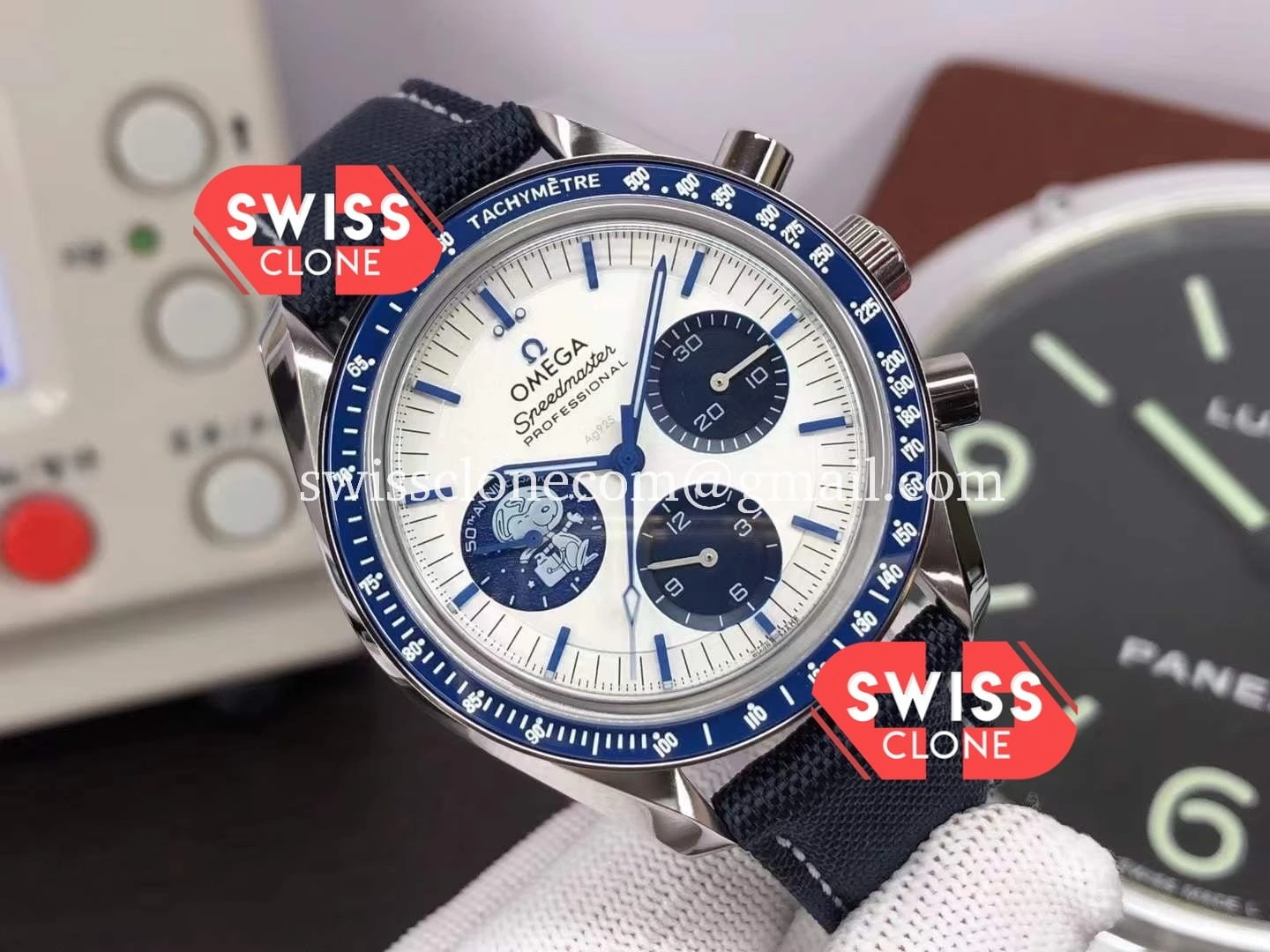 Omega Speedmaster Professional Silver Snoopy 50th 1:1 Super Clone - Dial Macro Close-Up