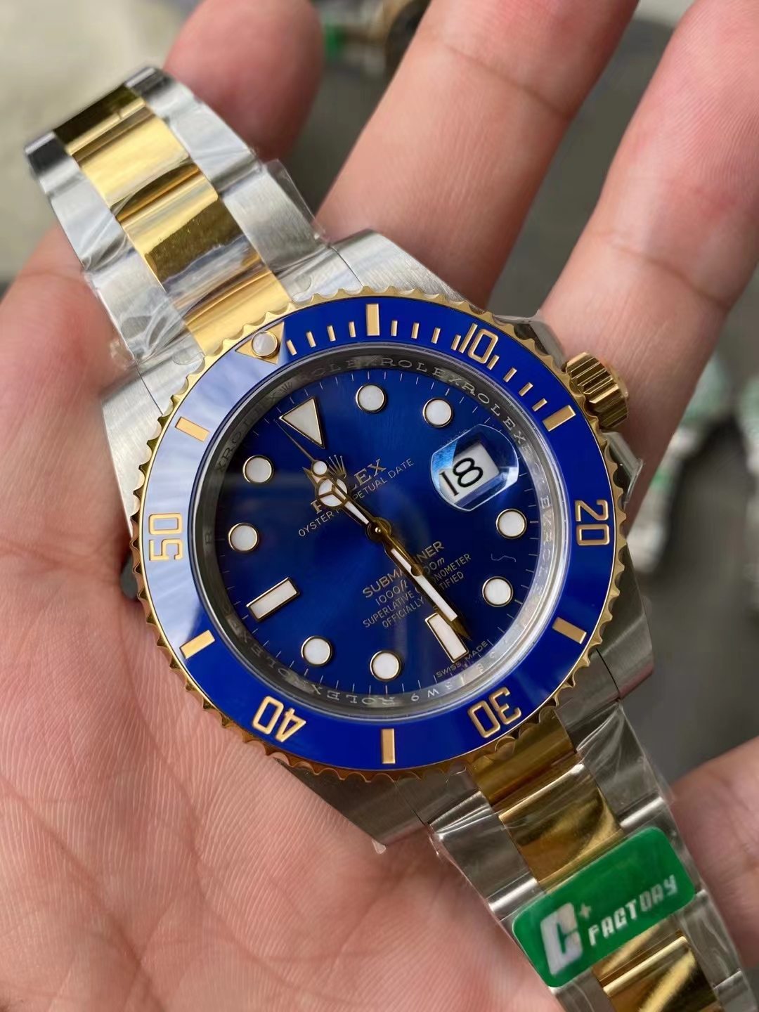 Replica Rolex Submariner Two Tone Blue 2 Movement & Case Macro