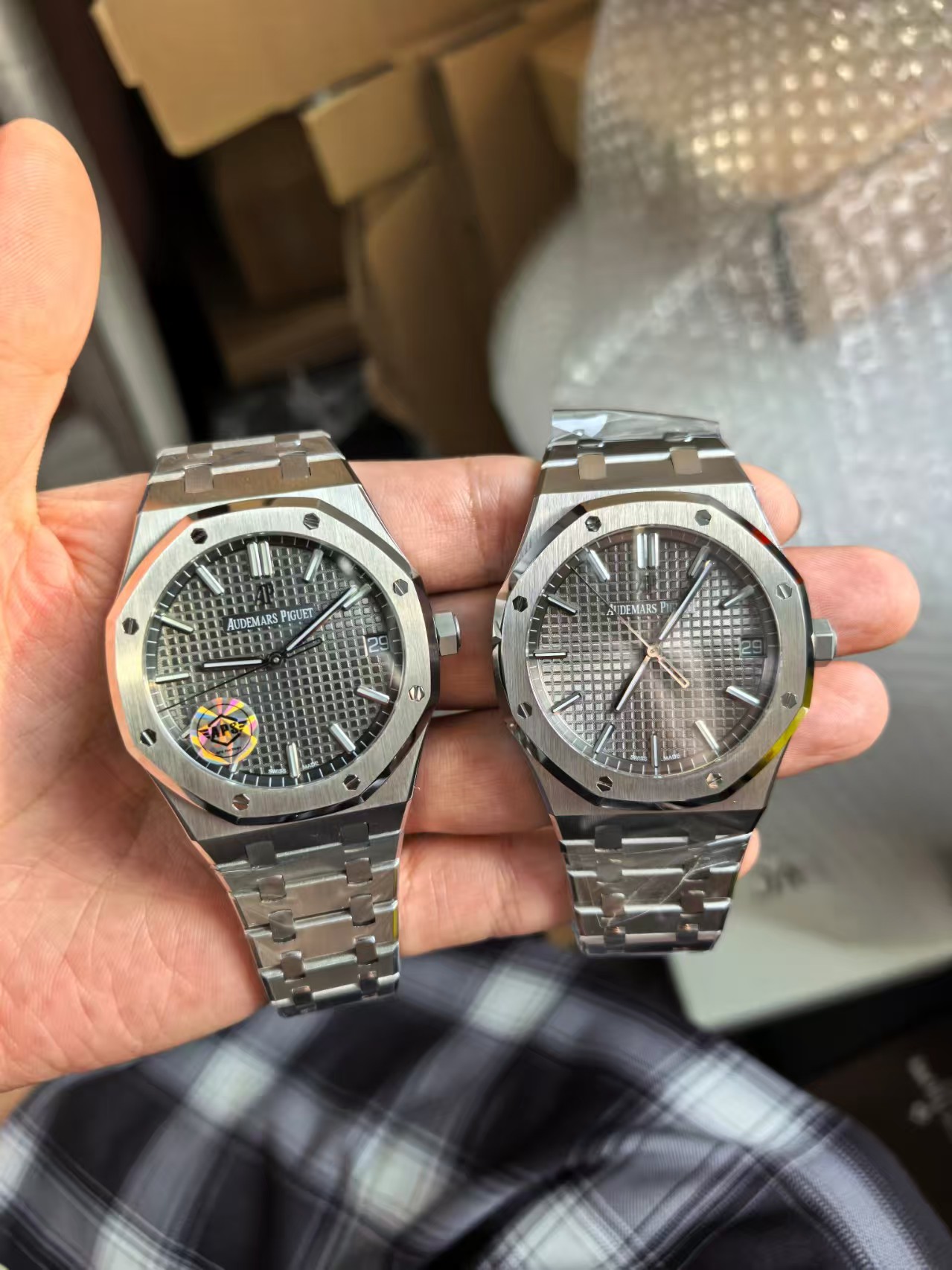 15500 Grey Dial Color Aps Vs Vs 2 Side-by-Side Comparison