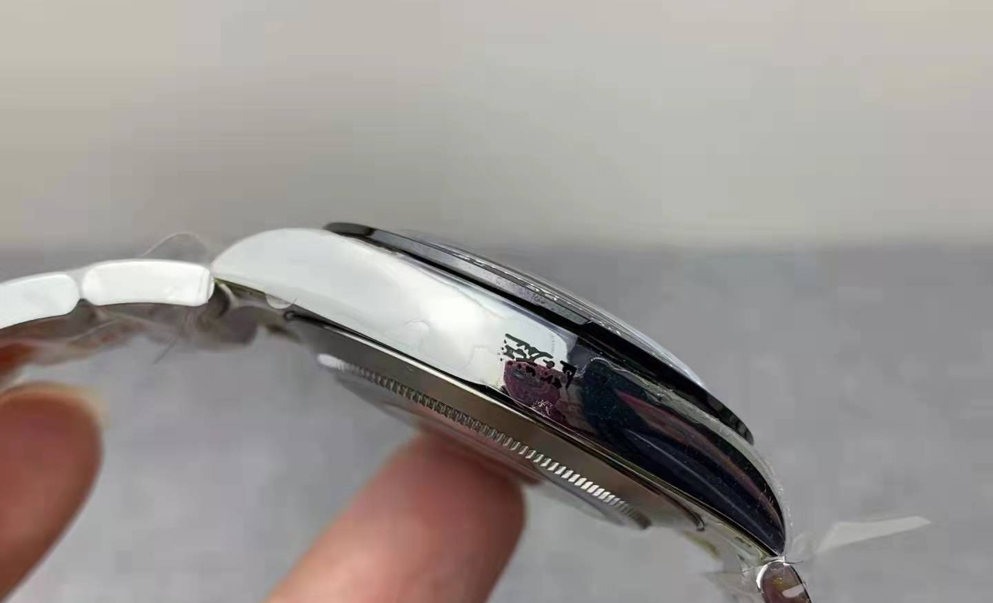 Rolex Daytona 116500 904L Stainless Steel Case Side-by-Side Comparison