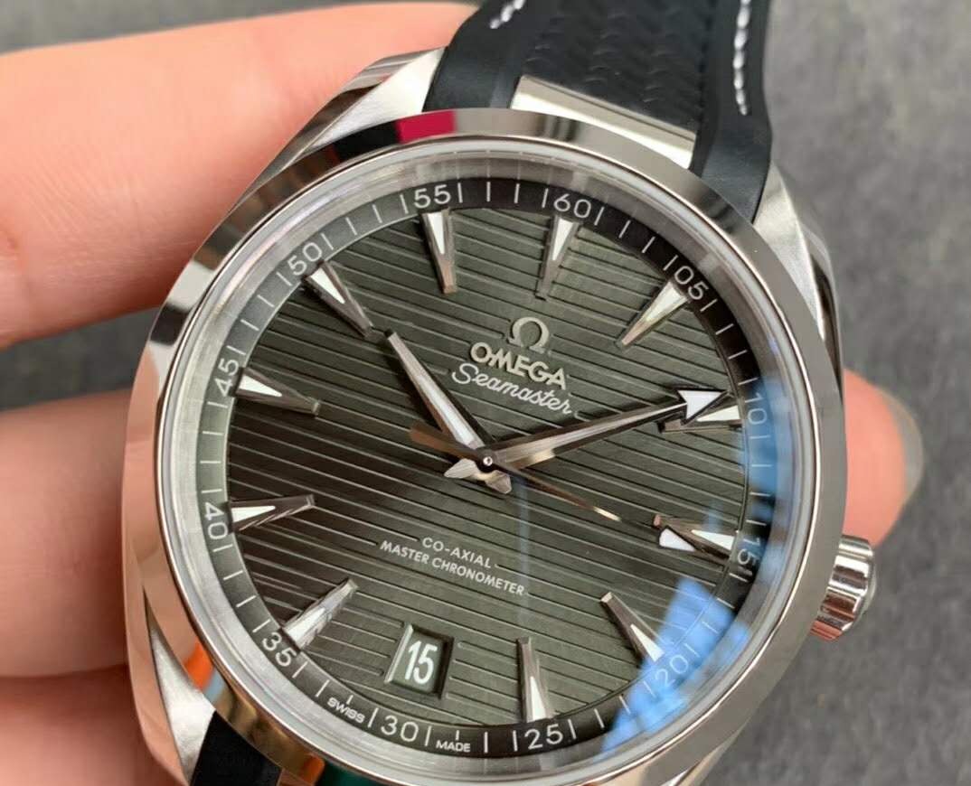 Omega Seamaster Aqua Terra 150M & Worldtimer Super Clone Guide: VSF Super Clone Calibre 8900 Teardown — Vs Factory Published New Seamaster Aqua Terra 150M With Green Dial 2 Side-by-Side Comparison