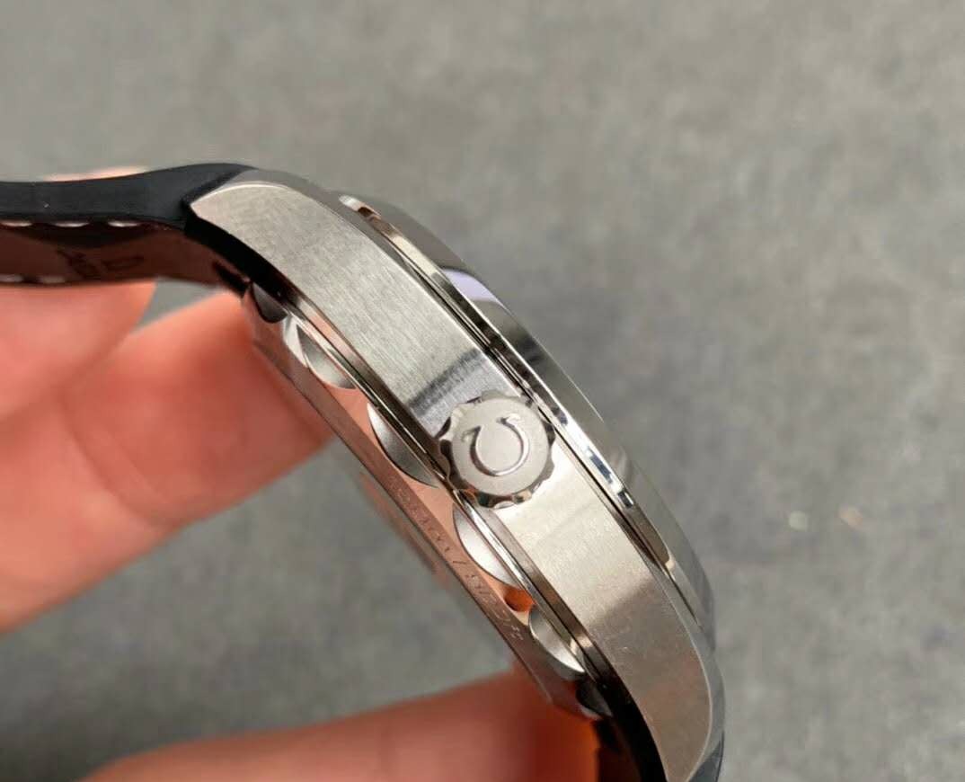 Omega Seamaster Aqua Terra 150M & Worldtimer Super Clone Guide: VSF Super Clone Calibre 8900 Teardown — Vs Factory Published New Seamaster Aqua Terra 150M With Green Dial 3 Macro Inspection