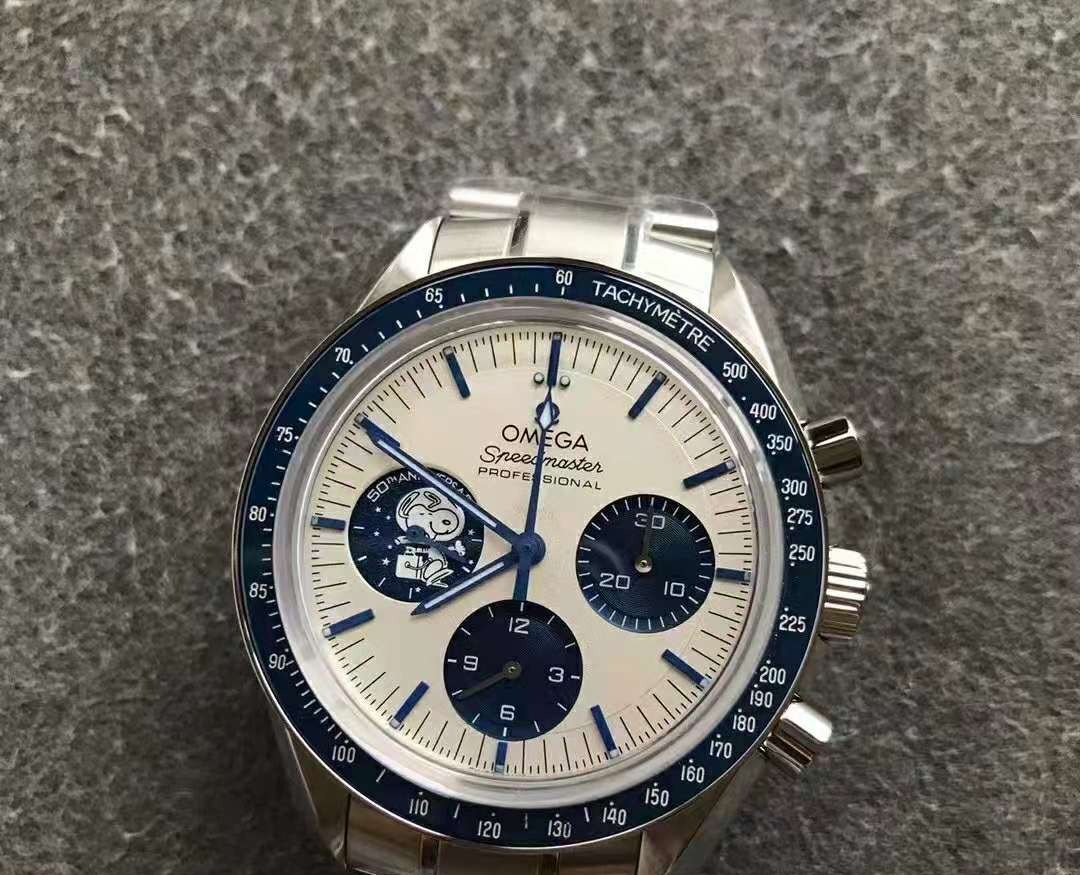 Omega Speedmaster Super Clone Buyer Guide: Silver Snoopy Award, Moonwatch Professional & Racing Chrono (2026)
