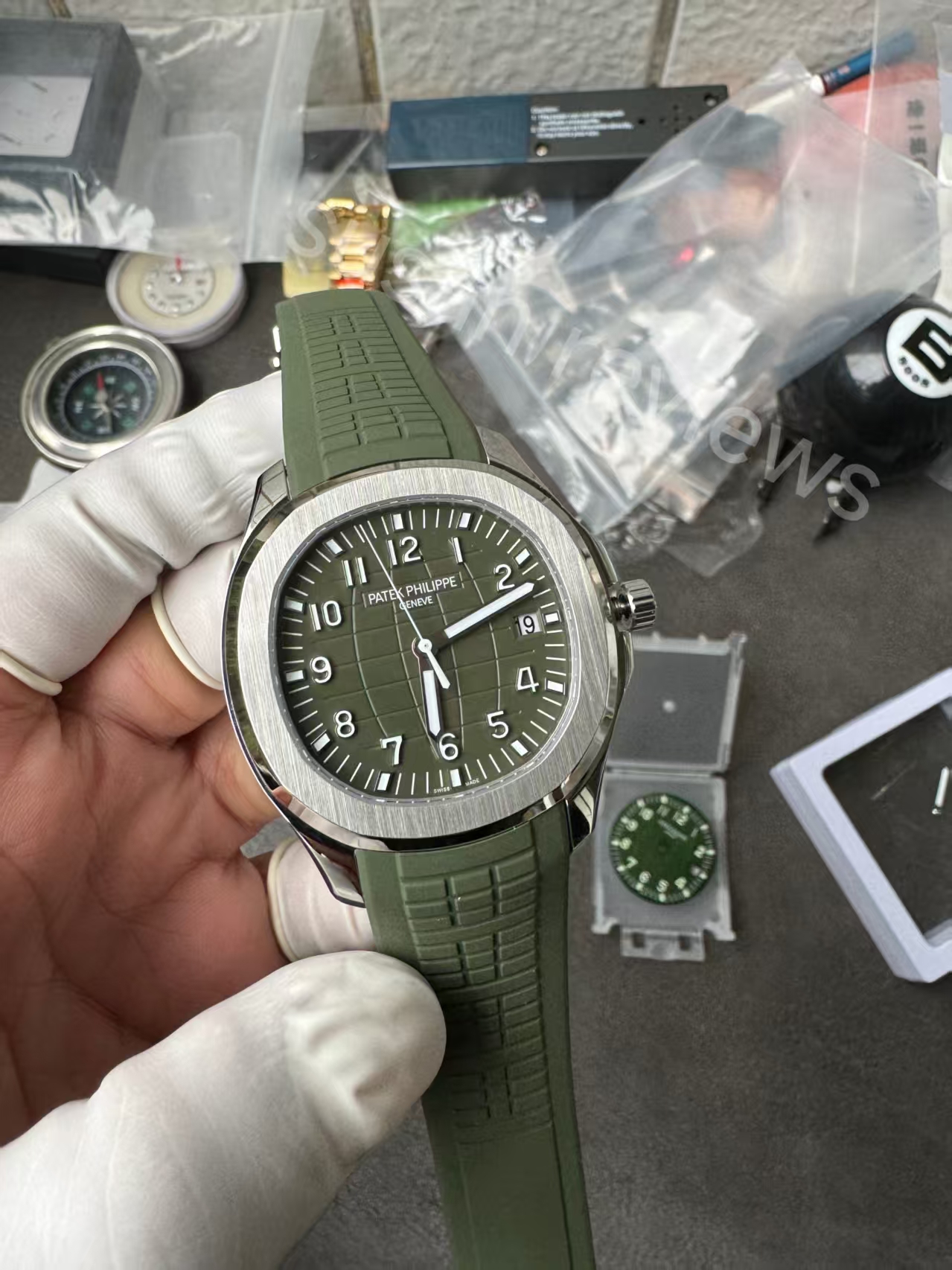 Patek Philippe Aquanaut 5167A & 5168G 1:1 Super Clone Shootout: 3KF Calibre 324 SC vs ZF Factory — 5168G With Sw Dial Movement & Case Macro