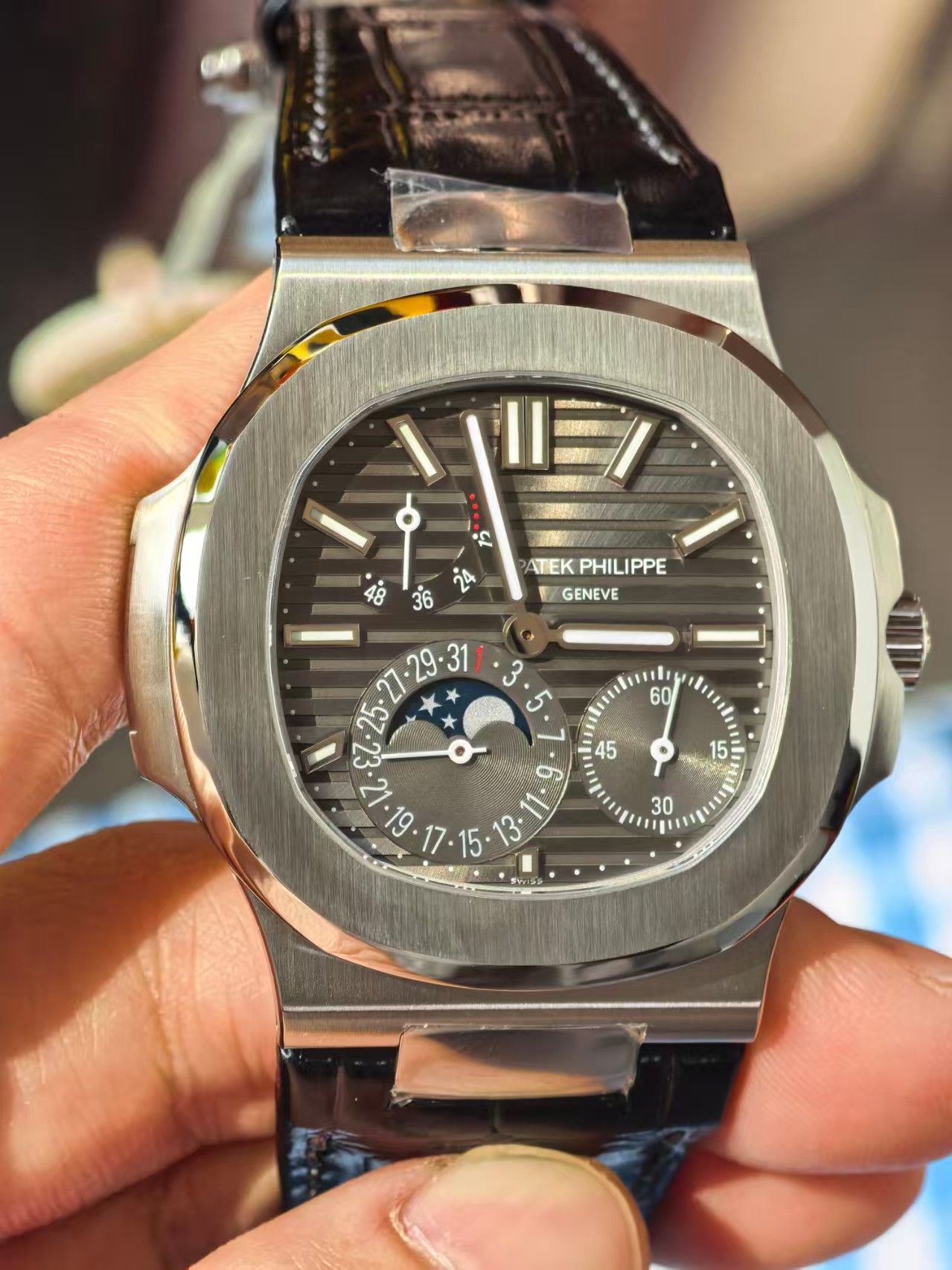 Patek Philippe Nautilus 5712/1A Super Clone Review: PPF V2 & OME Calibre 240 Micro-Rotor & Power Reserve — Patek Philippe 5712G Grey Dial Movement & Case Macro