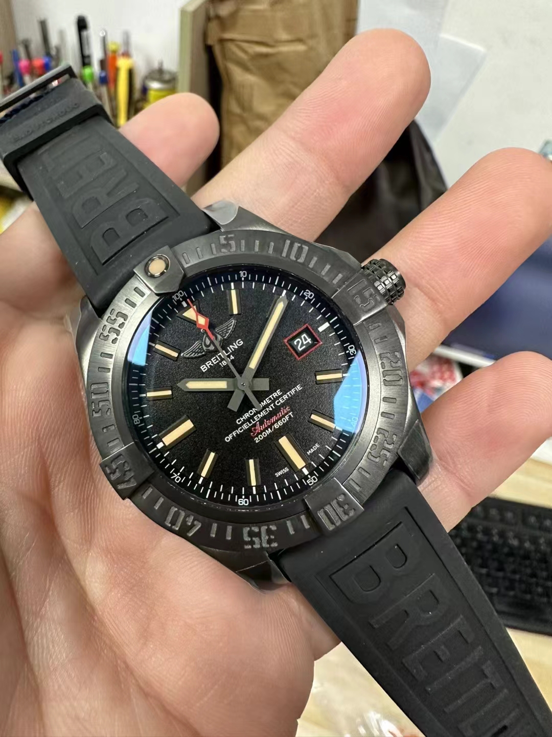 Breitling Super Clone Buyer Guide: BLS & TF Factory Navitimer B01 Chronograph, Chronomat & Superocean — Replica Breitling Avenger Blackbird 1 Macro Inspection