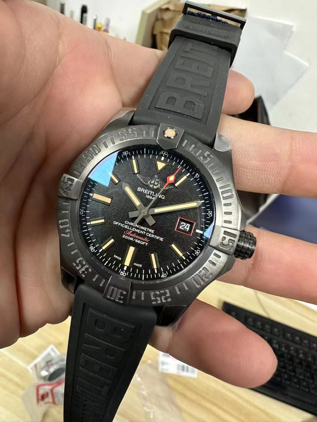 Breitling Super Clone Buyer Guide: BLS & TF Factory Navitimer B01 Chronograph, Chronomat & Superocean — Replica Breitling Avenger Blackbird 2 Movement & Case Macro