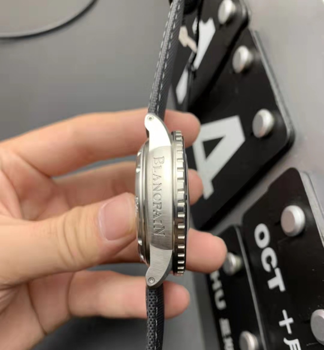 Blancpain Fifty Fathoms Automatique & Bathyscaphe 43mm Super Clone Guide: ZF & GF Sapphire Bezel Review — Blancpain Fifty Fathoms Nageurs De Combat Case Macro Inspection