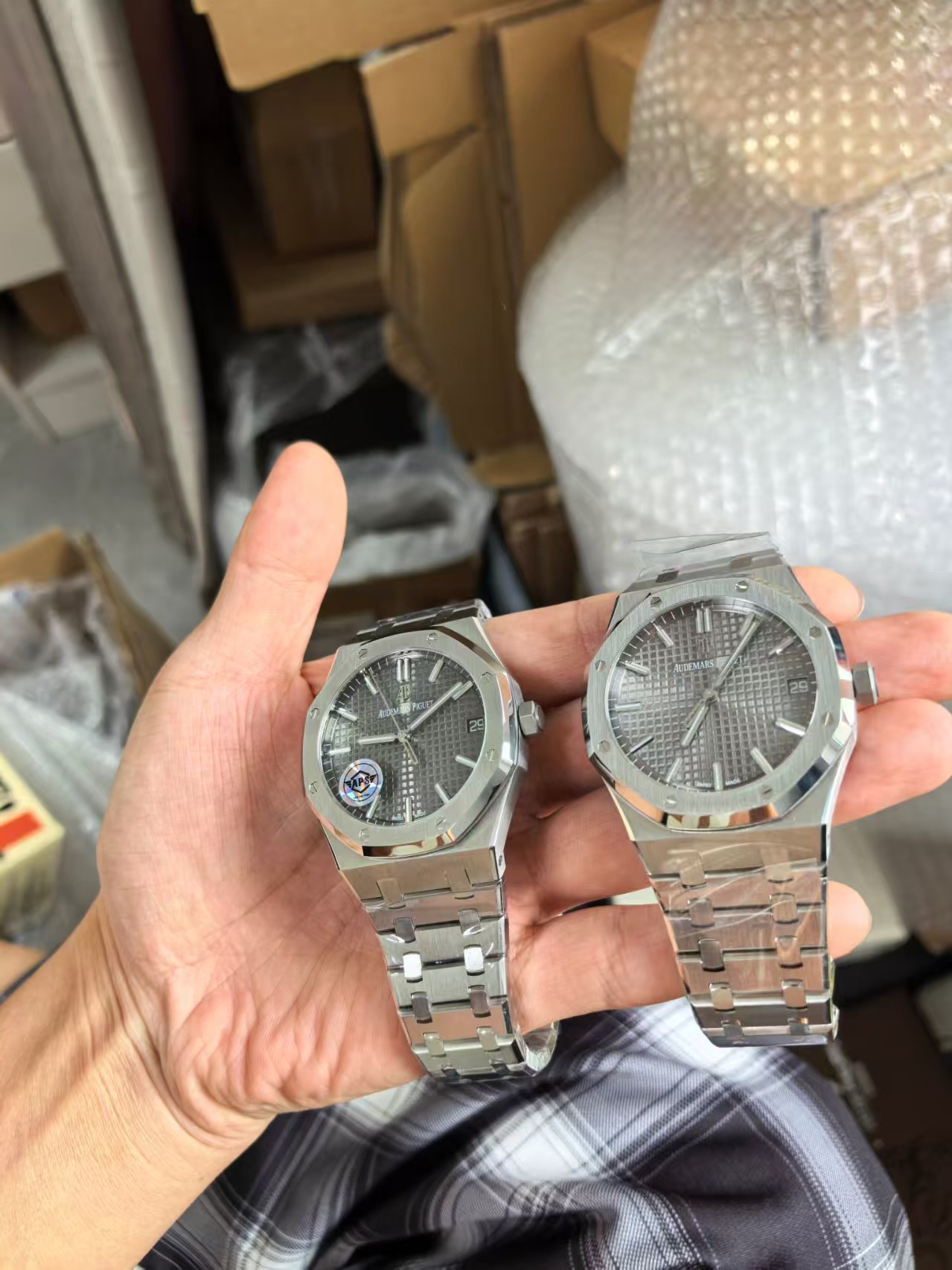 Audemars Piguet Royal Oak 15510ST (50th Anniversary) vs 15500ST Super Clone Comparison: APSF vs ZF Calibre 4302 (2026)
