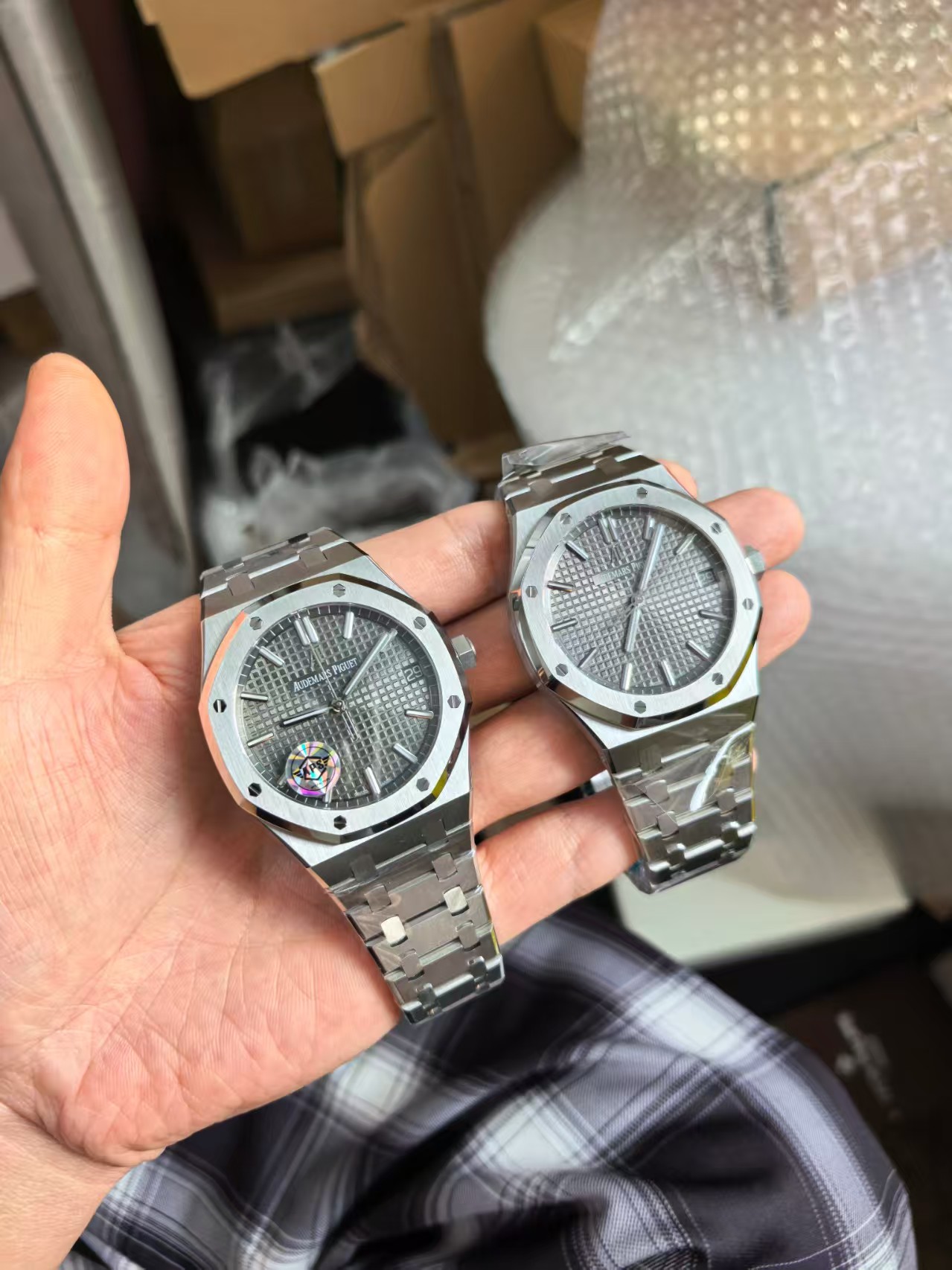 Audemars Piguet Royal Oak 15510ST (50th Anniversary) vs 15500ST Super Clone Comparison: APSF vs ZF Calibre 4302 — 15500 Grey Dial Color Aps Vs Vs 7 Side-by-Side Comparison