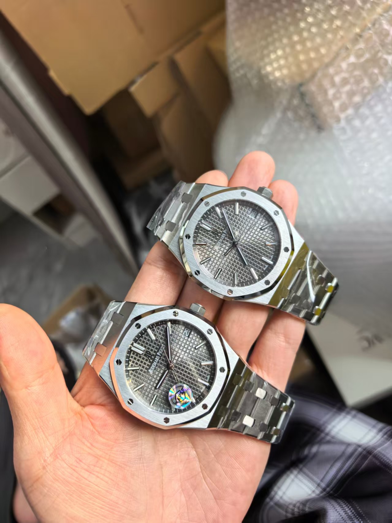 Audemars Piguet Royal Oak 15510ST (50th Anniversary) vs 15500ST Super Clone Comparison: APSF vs ZF Calibre 4302 — 15500 Grey Dial Color Aps Vs Vs 8 Macro Inspection